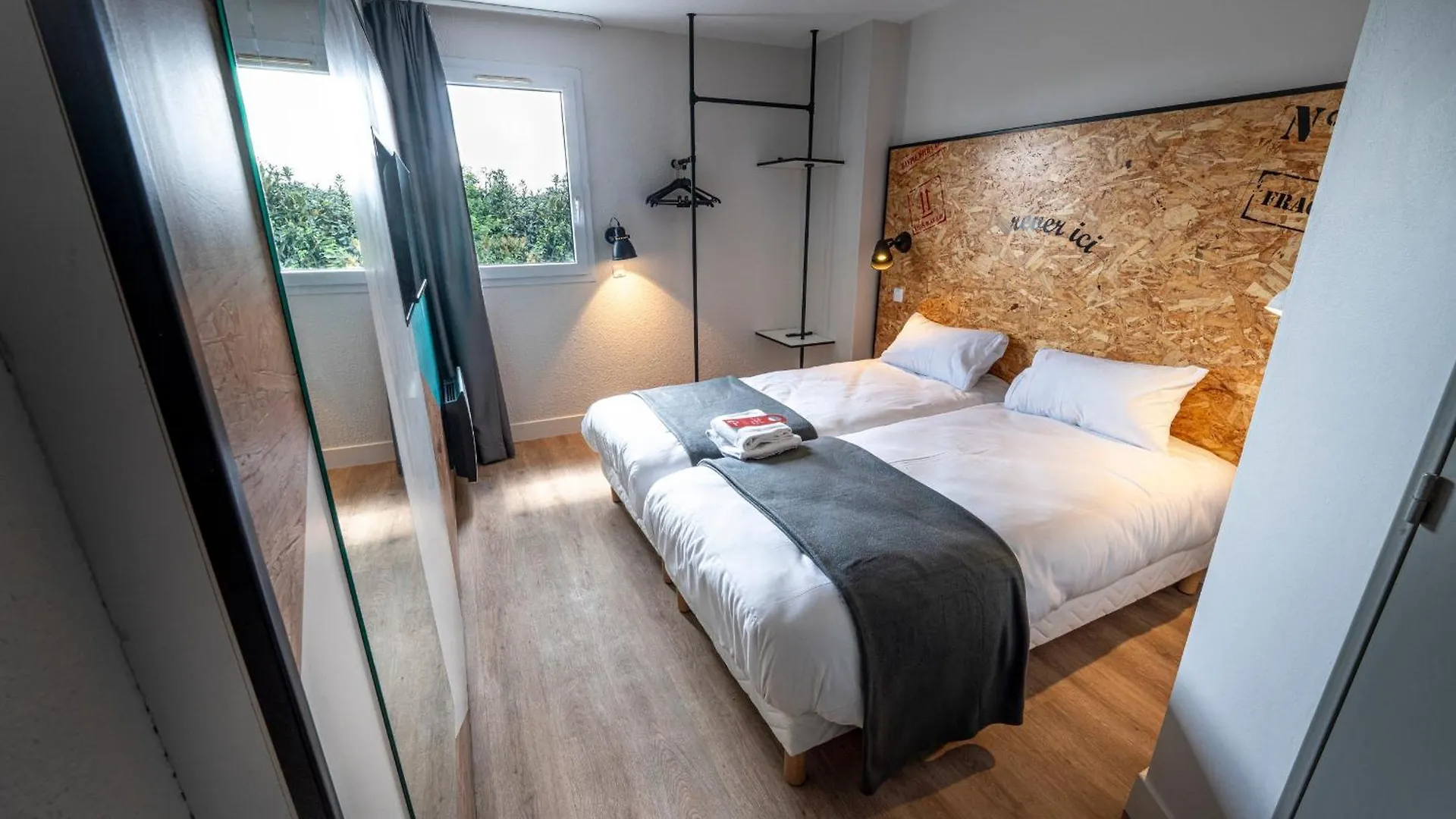 The Originals Access, Hotel Clermont-Ferrand Nord Châteaugay 2*,  Francja