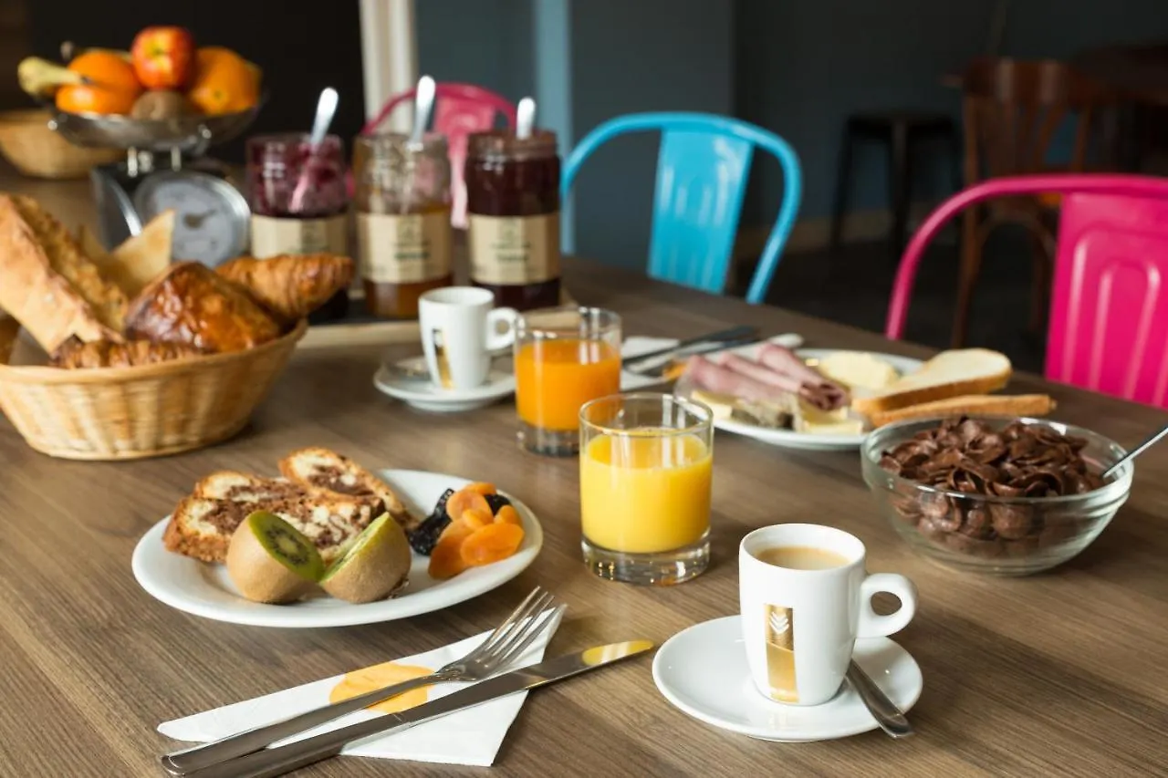 The Originals Access, Hotel Clermont-Ferrand Nord Châteaugay 2*,