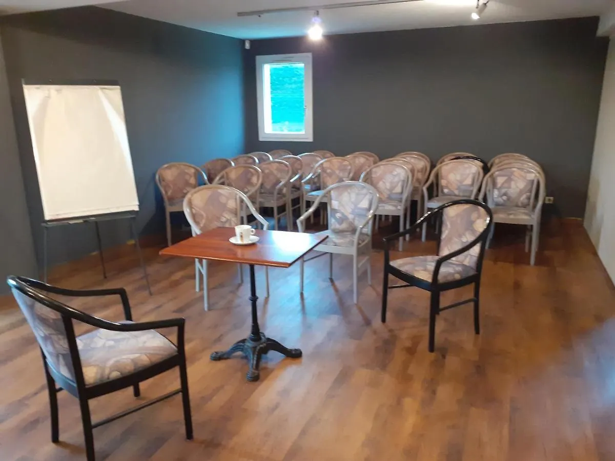 The Originals Access, Hotel Clermont-Ferrand Nord Châteaugay 2*,