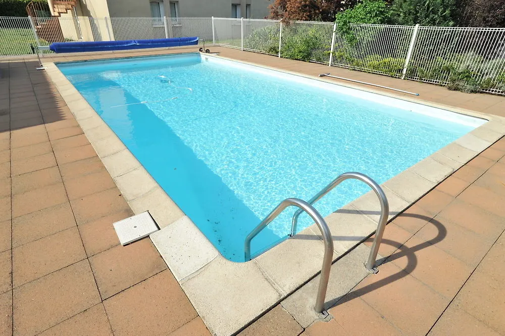 **  The Originals Access, Hotel Clermont-Ferrand Nord Châteaugay Franciaország